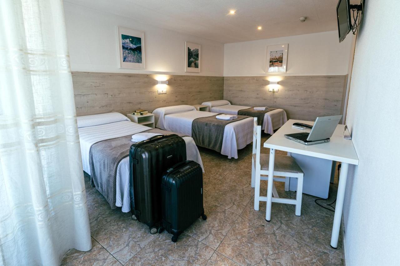 Hostal Gran Via Pinto Exterior photo