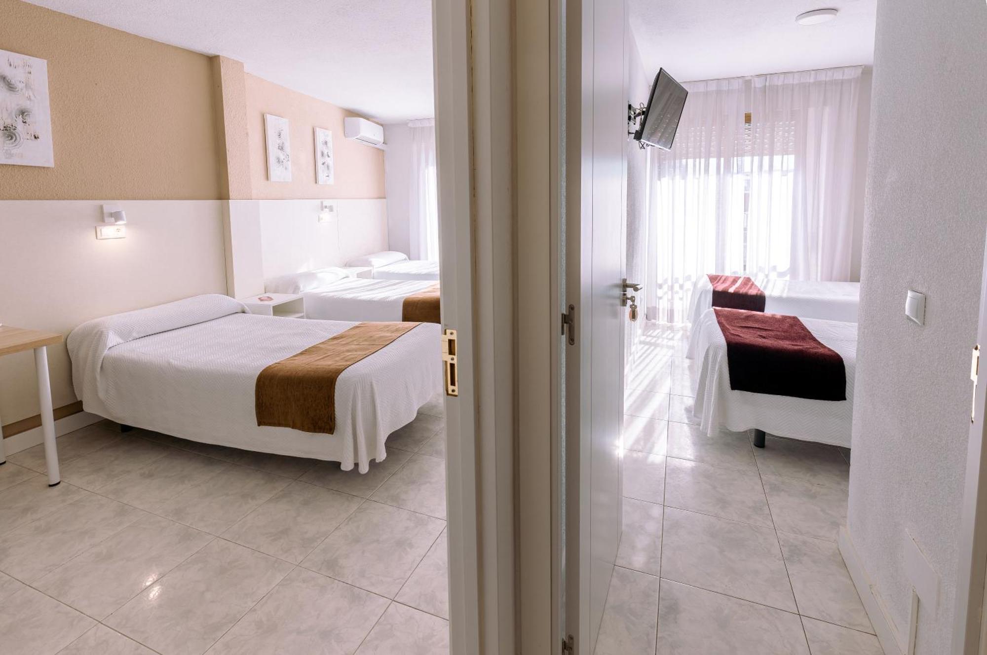 Hostal Gran Via Pinto Exterior photo